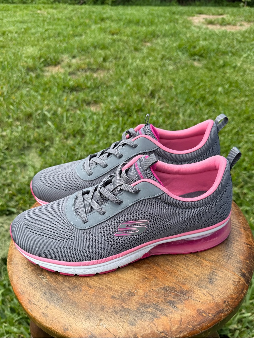 Skechers Gray & Pink Athletic Slip-On Sneakers for Women Size 11 Memory Foam